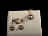A SET OF TAHITIAN NATURAL PEARL JEWELRY
