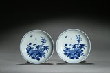 A PAIR OF BLUE AND WHITE 'FLOWERS' DISHES
