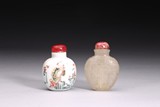 A SET OF TWO SNUFF BOTTLES