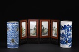 FAMILLE ROSE SCREEN PANEL AND TWO BLUE AND WHITE CYLINDRICAL VASES