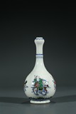 A CHINESE BLUE AND WHITE FAMILLE VERTE 'FIGURES' VASE 