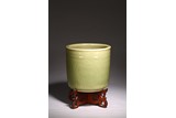 A CHINESE LONGQUAN CELADON GLAZED INCISED FLOWERPOT 