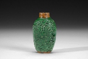 A Chinese glazed snuff bottle