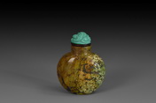 A MOSS AGATE SNUFF BOTTLE