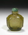 A GLASS SNUFF BOTTLE