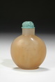 AN AGATE SNUFF BOTTLE