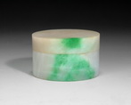 A JADEITE COVER BOX