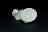 A Chinese carved jade #Bagua# belt hook