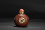 A LARGE WOOD SNUFF BOTTLE DECORATED WITH GEMS