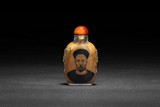 AN INSIDE PAINTED 'PORTRAIT' GLASS SNUFF BOTTLE 