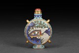 A CLOISONNE ENAMEL SNUFF BOTTLE WITH POEM