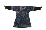 A QING BLUE SILK 'FOUR-CLAWED DRAGONS' ROBE