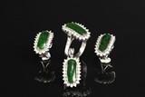 A SET OF OLD MINE JADEITE JEWELRY WITH DIAMONDS