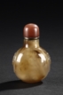 A BROWN AND BLACK AGATE SNUFF BOTTLE