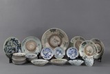 A SET OF TWENTY SEVEN BLUE AND WHITE WARES