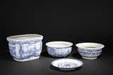A GROUP OF BLUE AND WHITE PORCELAIN WARES