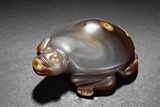 AN AGATE CARVED MODEL OF TURTLE
