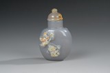 A CARVED AGATE SNUFF BOTTLE