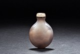 AN AGATE SNUFF BOTTLE