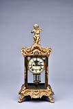 A VINTAGE AMERICAN GILT BRONZE MANTLE CLOCK