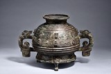 A BRONZE TRIPOD RITUAL VESSEL, GUI