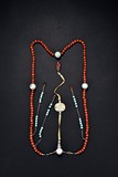 A 'SOUTHERN-RED' CARNELIAN AGATE AND JADEITE COURT NECKLACE