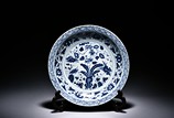 A LARGE BLUE AND WHITE DISH