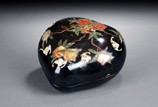 AN APPLIQUE LACQUER BOX WITH COVER