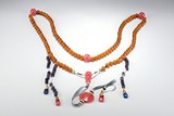 A PEKING GLASS COURT NECKLACE 