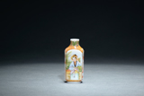 AN IMPERIAL FAMILLE ROSE 'FIGURES' GLASS SNUFF BOTTLE