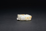 A WHITE JADE FINGER CITRON CARVING