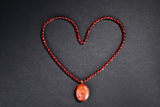 AN AMBER NECKLACE