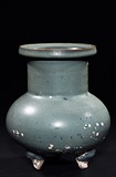 A JUN TYPE CELADON GLAZED TRIPOD VASE