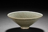 A PAIR OF LONGQUAN CELADON BOWLS