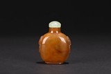 AN AGATE SNUFF BOTTLE