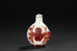 A RUBY RED OVERLAY WHITE GLASS SNUFF BOTTLE