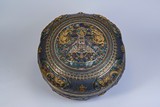 A CLOISONNE ENAMEL BRONZE CIRCULAR BOX AND COVER