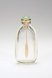 A CLEAR CRYSTAL SNUFF BOTTLE