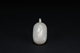 A WHITE JADE SNUFF BOTTLE