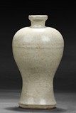 A CRACKLEWARE MEIPING VASE