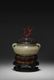 A WHITE JADE CENSER WITH ZITAN CORAL COVER