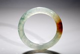 A TRANSLUCENT JADEITE BANGLE