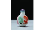 A FIVE-COLOR OVERLAY GLASS 'CHILONG' SNUFF BOTTLE