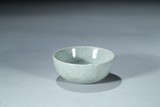A CELADON GLAZED GE-TYPE BOWL