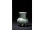 A JUN TYPE CELADON GLAZED TRIPOD VASE