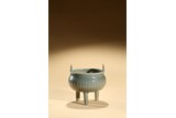 A LONGQUAN CELADON TRIPOD CENSER