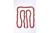 AN AMBER BEAD NECKLACE