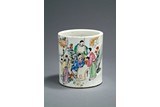 A FAMILLE ROSE PORCELAIN BRUSHPOT