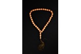 AN AMBER BEAD NECKLACE