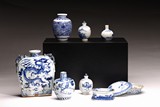 A SET OF EIGHT BLUE AND WHITE VESSELS